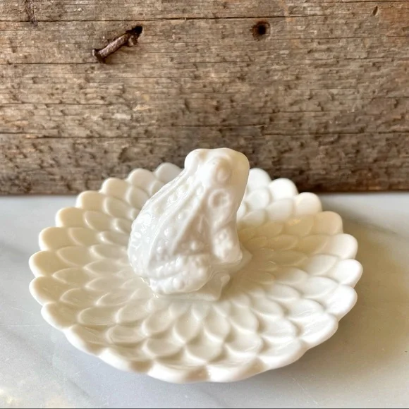 Ceramic Frog on a Lilly Pad•NWOT•Jewelry/Trinket Dish•Ivory•3.5” x 3.5” x 2”🌼 - Picture 7 of 12